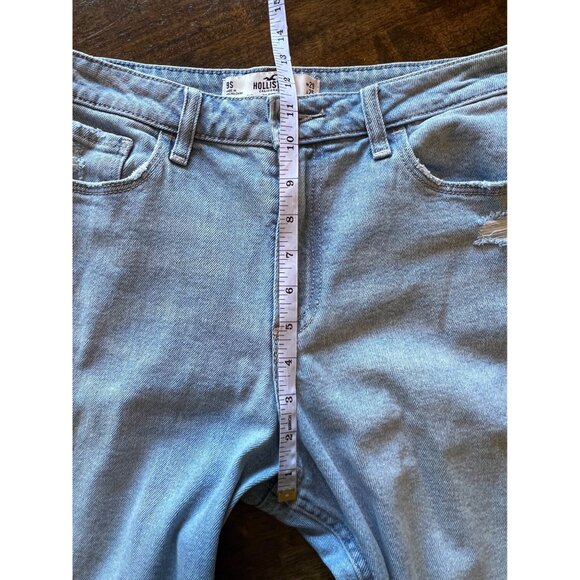Hollister Distressed Curvy High-Rise Mom Jean Medium Wash Size 9 Short - Picture 7 of 8